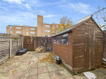 3 bedroom terraced house to rent - Photo 2