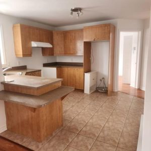 Grand 4 ½ style condo fraichement peinturé Repentigny - Photo 2