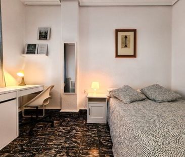 Calle de Castellón, Valencia, Valencian Community 46004 - Photo 5