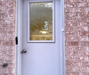 For Lease - 28 Heatherbank Trail Unit# Basement unit#1, Toronto, On... - Photo 2