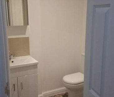 1 bedroom in a house share to rent - Photo 5