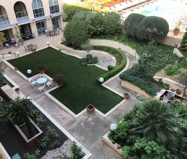 Aix centre Roi René à 2 pas du Cours Mirabeau - 2 pièces meublé 50m² - Photo 5