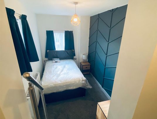 Room 2, Balby Road, Doncaster - Photo 1