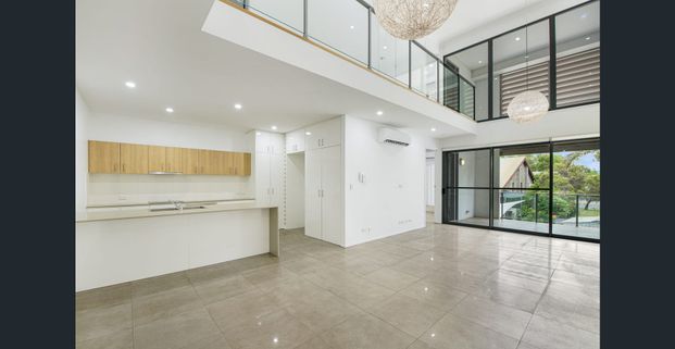 TWO WEEKS RENT FREE! Perfectly Positioned Prestige Apartment - Photo 1