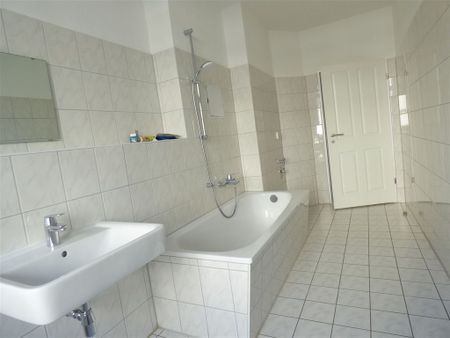 Familien aufgepasst!!! - 3-Raum Whg. in Gohlis, Bad mit Fenster, Wanne, helle Wohnküche! - Photo 3