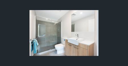 Modern 2-Bedroom Unit in a Prime Location - Photo 4