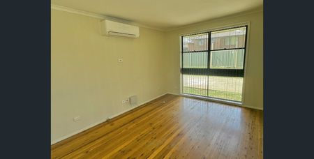 FAMILY HOME - Photo 3