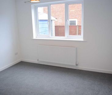 3 bedroom detached bungalow to rent - Photo 4