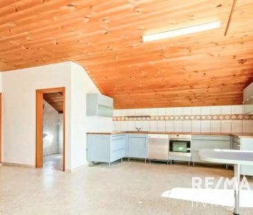 “Stunning &amp; Spacious 3 Bedroom Home” - Photo 4