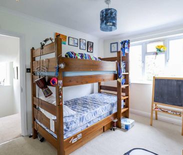 4 bedroom semi-detached house to rent - Photo 5