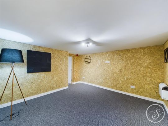 Cross Green Lane, Halton, Leeds - Photo 1