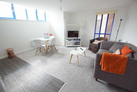 2 bedroom flat to rent - Photo 2