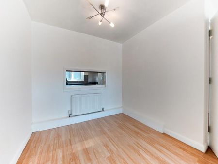 3 bedroom apartment to rent - Photo 2