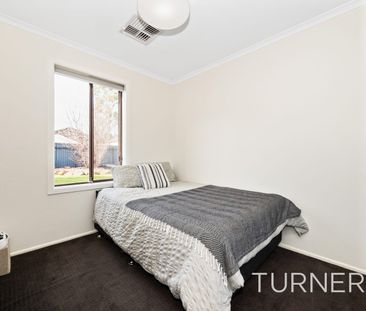 Quiet and Comfortable Living! - Photo 5