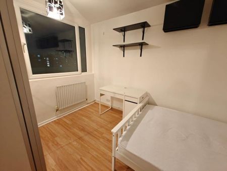 4 bedroom flat share to rent - Photo 2