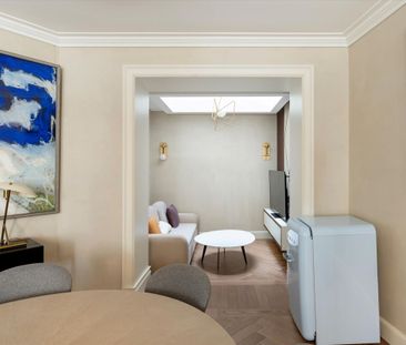 An exceptional home of prestige and prominence in one of the capital’s most coveted settings. - Photo 3