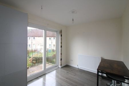 Blackbyres Court, Barrhead - Photo 4
