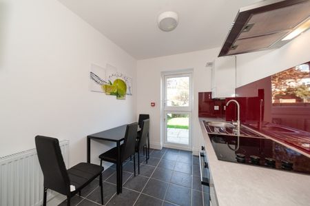 Room in a Shared House, South Norwood, SE25 - Photo 3