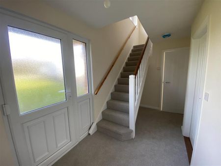 3 bedroom semi-detached house to rent - Photo 4
