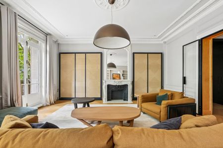 Location Appartement 8 pièces Meublé 263m² PARIS 7ème - Photo 2