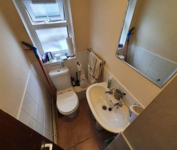 4 bedroom terraced house to rent - Photo 5