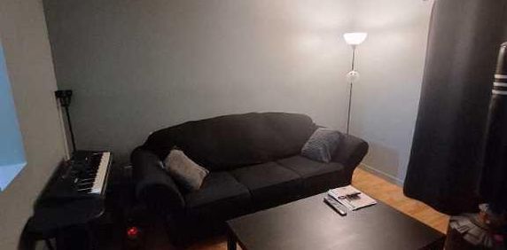 logement 3 1/2 chauffé/eau chaude - Photo 2