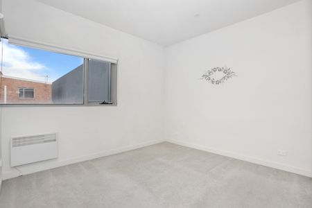 Contemporary Two-Level Living in a Prime Lifestyle Pocket - Photo 2