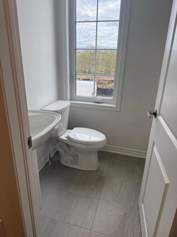 For Lease - 29 Yellow Rail Crescent, Brampton, Ontario - Photo 2