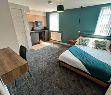 5 bedroom house of multiple occupation to rent - Photo 3