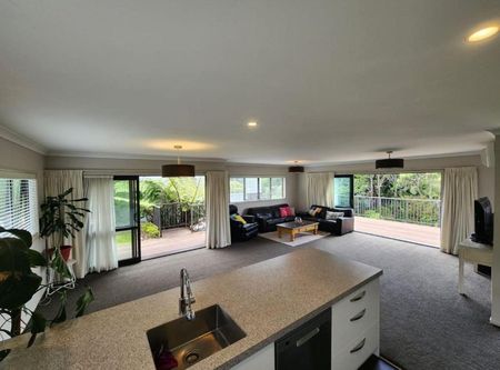 Spacious Four Bedroom home in Marfell - Photo 3