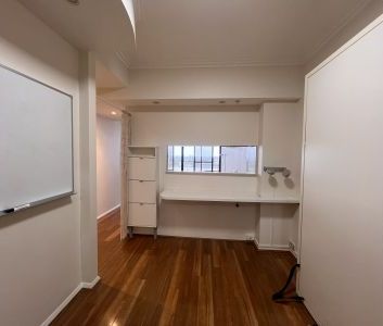 Popular Studio in Prime Location! - Photo 2