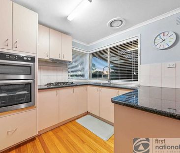 42 Saxonwood Drive, Narre Warren - Photo 3