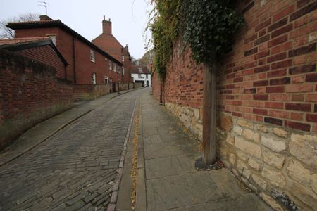 Danes Cottages, Danesgate, Lincoln, LN2 1NB - Photo 2