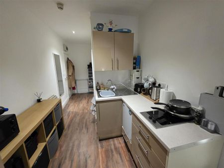 1 bedroom flat to rent - Photo 4