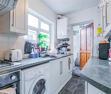 4 bedroom house to rent - Photo 1