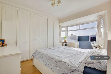 4 bedroom semi-detached house to rent - Photo 3