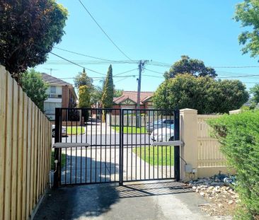 Charming 1-Bedroom Unit with Courtyard in a Premium Yarraville Loca... - Photo 5