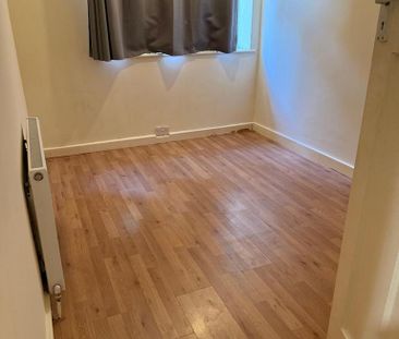 3 bedroom apartment to rent - Photo 6