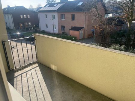 2,5 Zimmer Wohnung im 1. OG mit Balkon - Foto 4