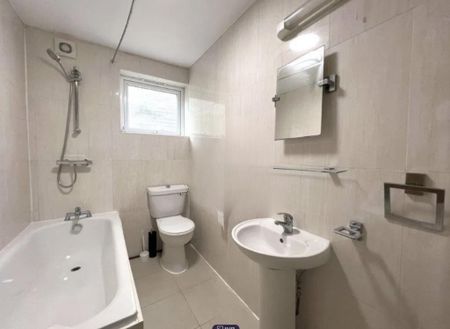 6 bedroom terraced house to rent - Photo 5