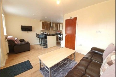 3 Bedroom Houses in Hyde Park - Photo 1