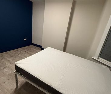 Room in a Shared House, Whitehorse Road, CR7 - Photo 6