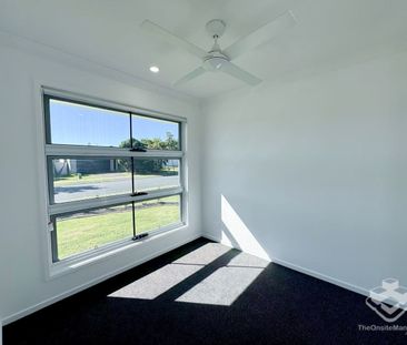 3-Bedroom Duplex with Solar Power & Modern Comfort - Photo 3