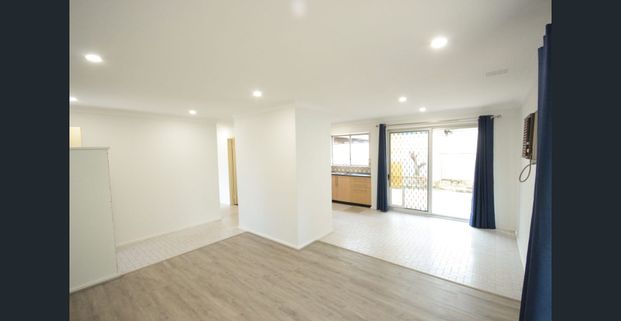 ** MASSIVE POWERED SHED!** - Photo 1