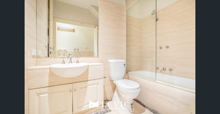 Exceptional Townhouse Living in a Prestigious Melbourne Locale - Photo 4