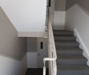 367 Raymond - Photo 4