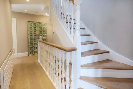 6 bedroom semi-detached house to rent - Photo 2