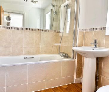 3 bedroom terraced house to rent - Photo 6
