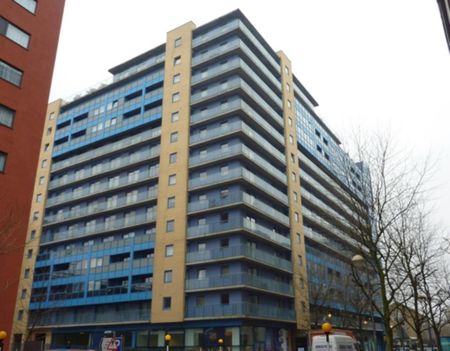 2 bedroom flat to rent - Photo 2
