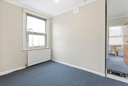 2 bedroom end of terrace house to rent - Photo 5